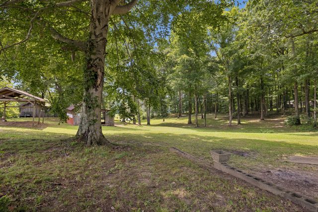 1525 E Piney Rd, Dickson, TN 37055