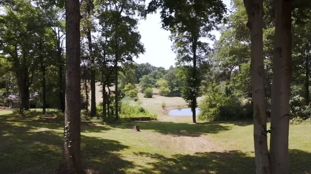 1525 E Piney Rd, Dickson, TN 37055