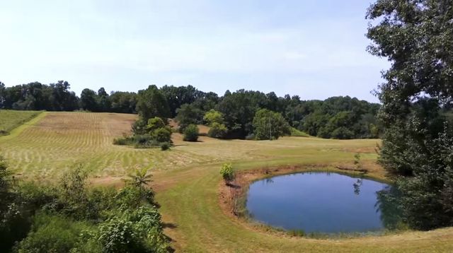 1525 E Piney Rd, Dickson, TN 37055
