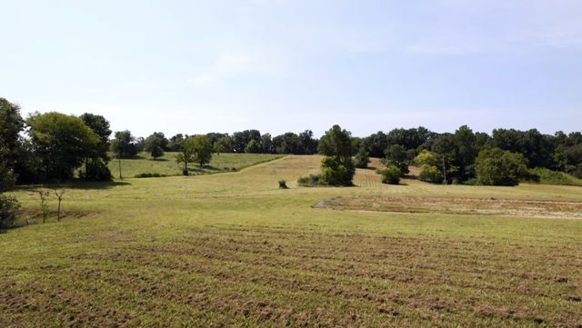 1525 E Piney Rd, Dickson, TN 37055