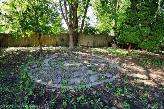 2316 Rollins Street, Grand Blanc Charter Township, MI 48439