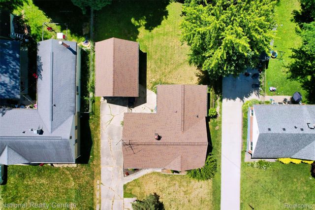 2316 Rollins Street, Grand Blanc Charter Township, MI 48439