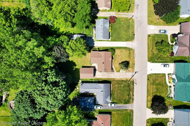 2316 Rollins Street, Grand Blanc Charter Township, MI 48439