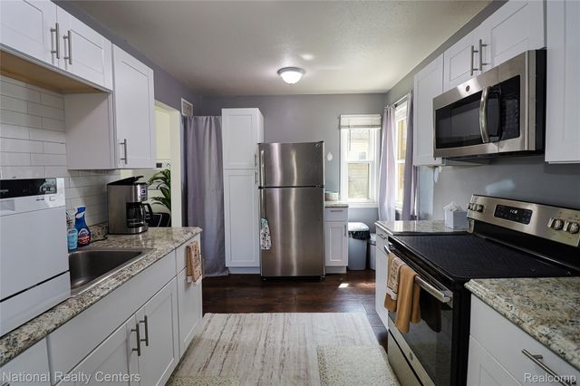 2316 Rollins Street, Grand Blanc Charter Township, MI 48439