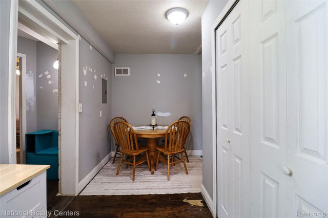 2316 Rollins Street, Grand Blanc Charter Township, MI 48439