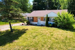 2316 Rollins Street, Grand Blanc Charter Township, MI 48439
