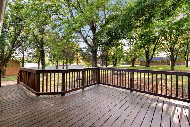 88 Meadow Ln, Winchester, TN 37398