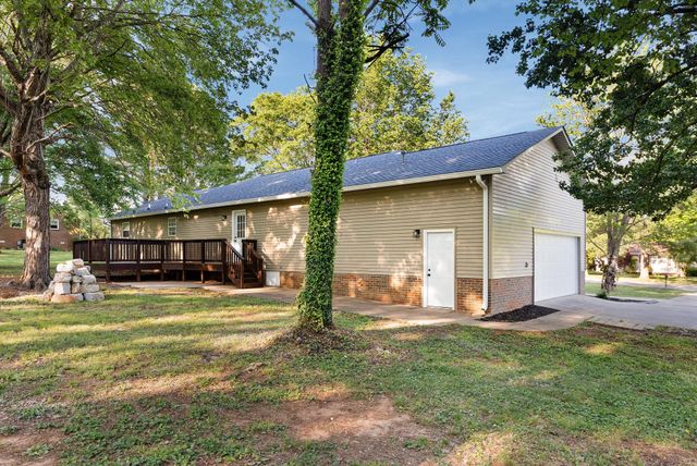 88 Meadow Ln, Winchester, TN 37398