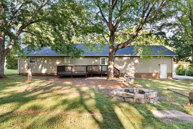 88 Meadow Ln, Winchester, TN 37398