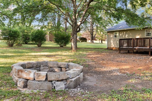 88 Meadow Ln, Winchester, TN 37398