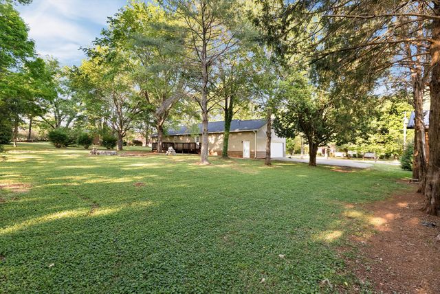 88 Meadow Ln, Winchester, TN 37398