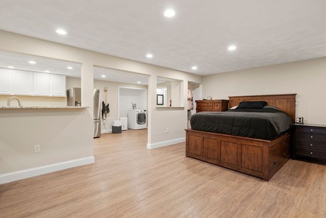 19 Devonshire Rd, Middleton, MA 01949