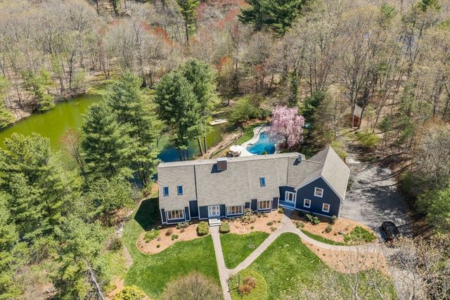 19 Devonshire Rd, Middleton, MA 01949