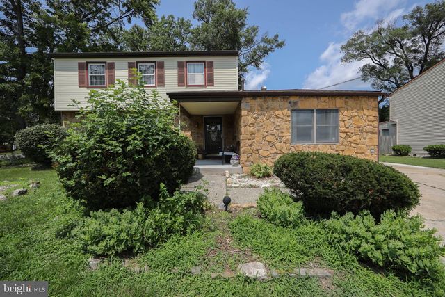 2 CLARK DR, Barrington, NJ 08007