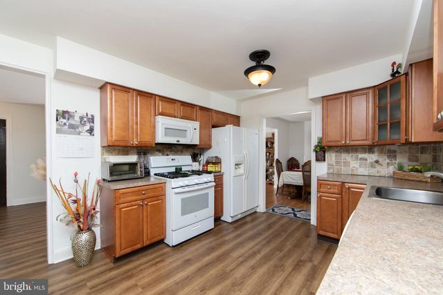 2 CLARK DR, Barrington, NJ 08007