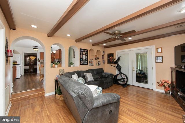 2 CLARK DR, Barrington, NJ 08007