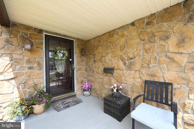 2 CLARK DR, Barrington, NJ 08007