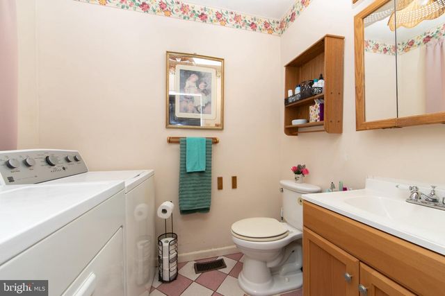 2 CLARK DR, Barrington, NJ 08007