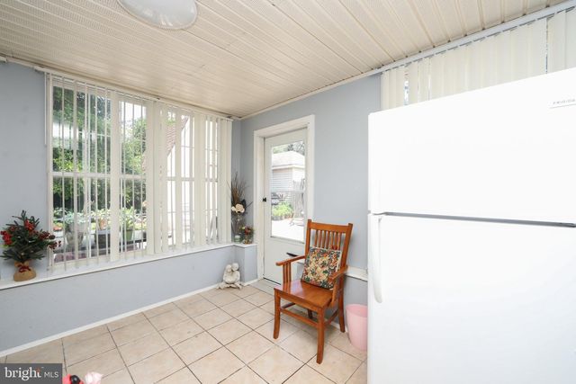 2 CLARK DR, Barrington, NJ 08007
