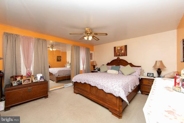 2 CLARK DR, Barrington, NJ 08007