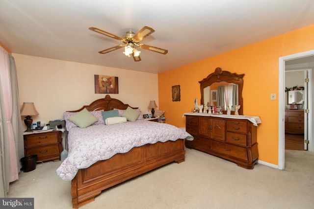 2 CLARK DR, Barrington, NJ 08007