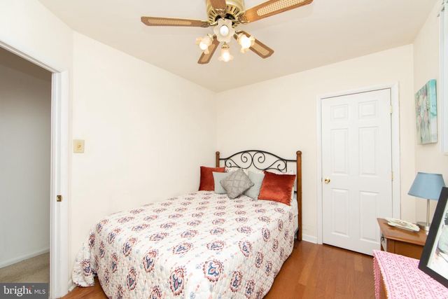 2 CLARK DR, Barrington, NJ 08007