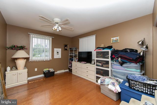 2 CLARK DR, Barrington, NJ 08007