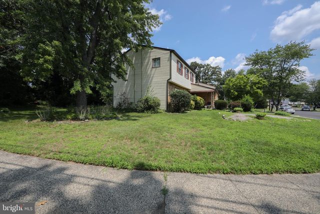 2 CLARK DR, Barrington, NJ 08007