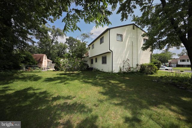 2 CLARK DR, Barrington, NJ 08007