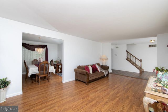2 CLARK DR, Barrington, NJ 08007