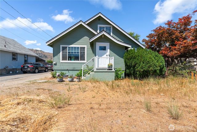 658 Okanogan Avenue, Wenatchee, WA 98801