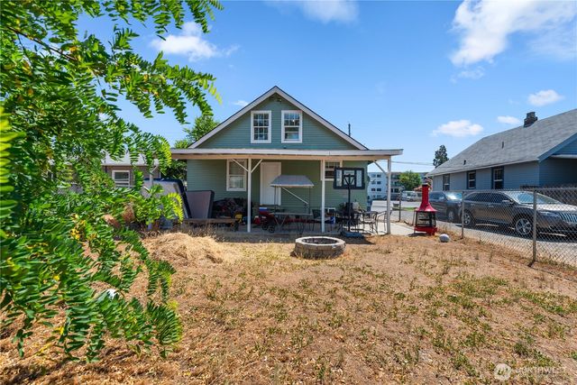 658 Okanogan Avenue, Wenatchee, WA 98801