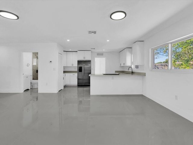 17800 NW 11th Avenue, Miami Gardens, FL 33169