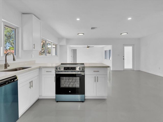 17800 NW 11th Avenue, Miami Gardens, FL 33169