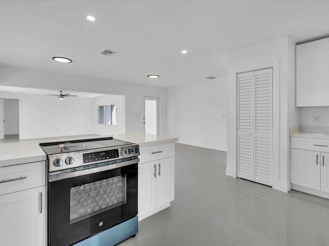 17800 NW 11th Avenue, Miami Gardens, FL 33169