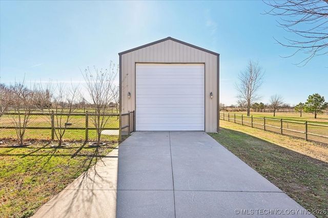 3476 E 181st Street North N, Skiatook, OK 74070