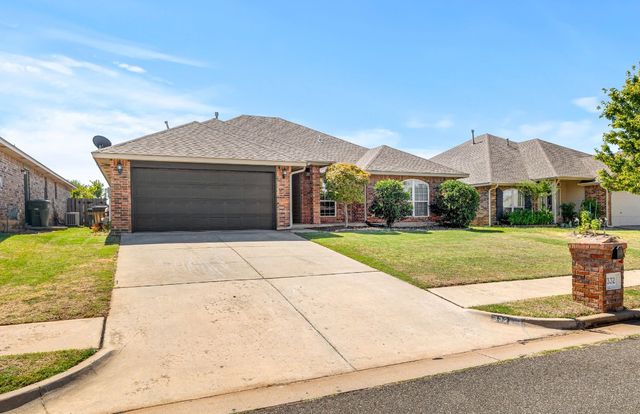 332 Mohawk Trail, Edmond, OK 73003