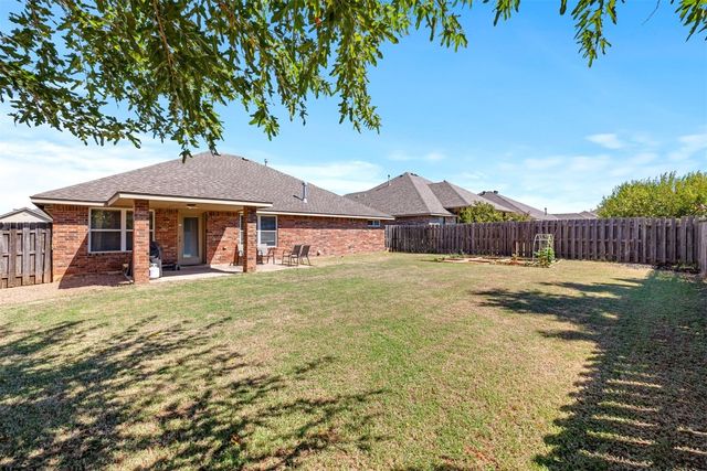 332 Mohawk Trail, Edmond, OK 73003