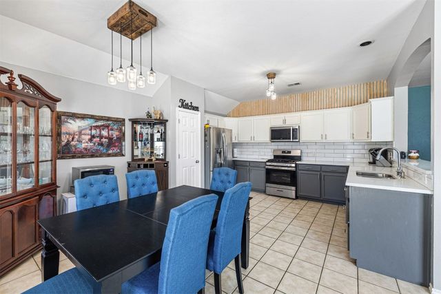 332 Mohawk Trail, Edmond, OK 73003
