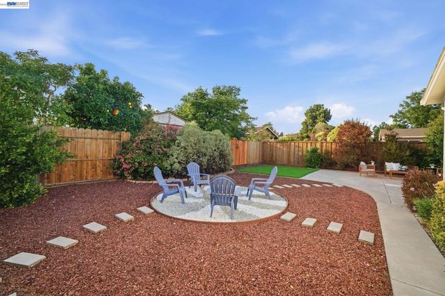 6221 Broadway Ave, Newark, CA 94560