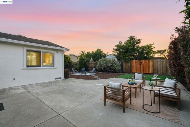 6221 Broadway Ave, Newark, CA 94560
