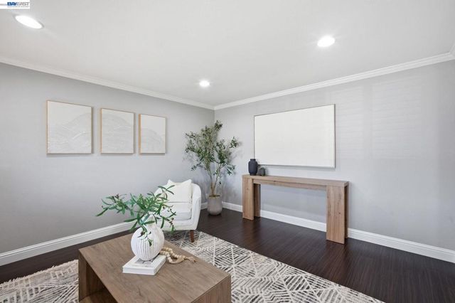 6221 Broadway Ave, Newark, CA 94560