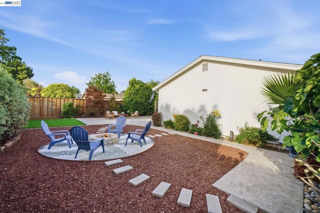 6221 Broadway Ave, Newark, CA 94560