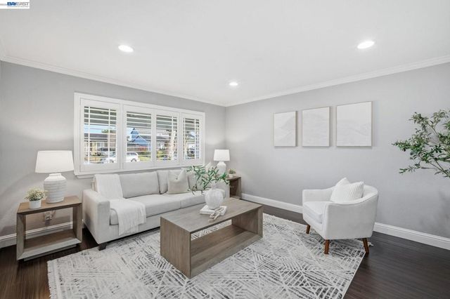 6221 Broadway Ave, Newark, CA 94560
