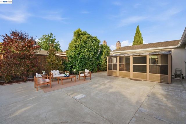 6221 Broadway Ave, Newark, CA 94560