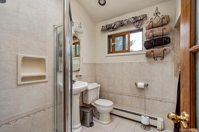 73 Anndom Court, North Babylon, NY 11703