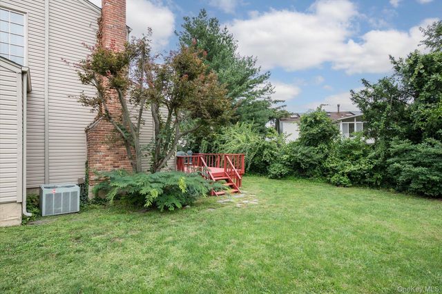 73 Anndom Court, North Babylon, NY 11703