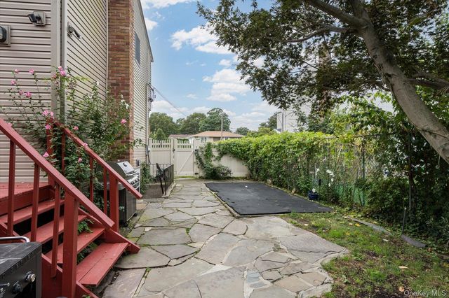 73 Anndom Court, North Babylon, NY 11703