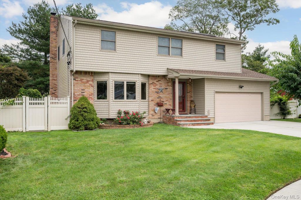 73 Anndom Court, North Babylon, NY 11703 — photo 2