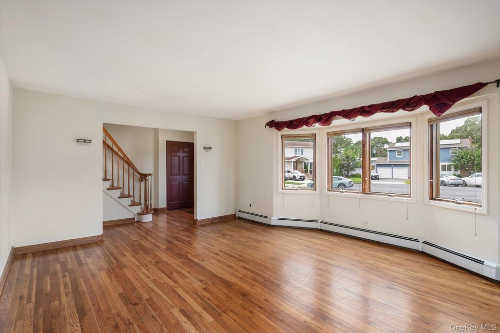 73 Anndom Court, North Babylon, NY 11703 — photo 5